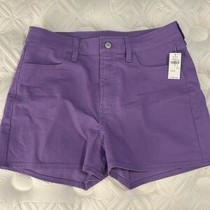 NWT. Size 10 Old Navy shorts.